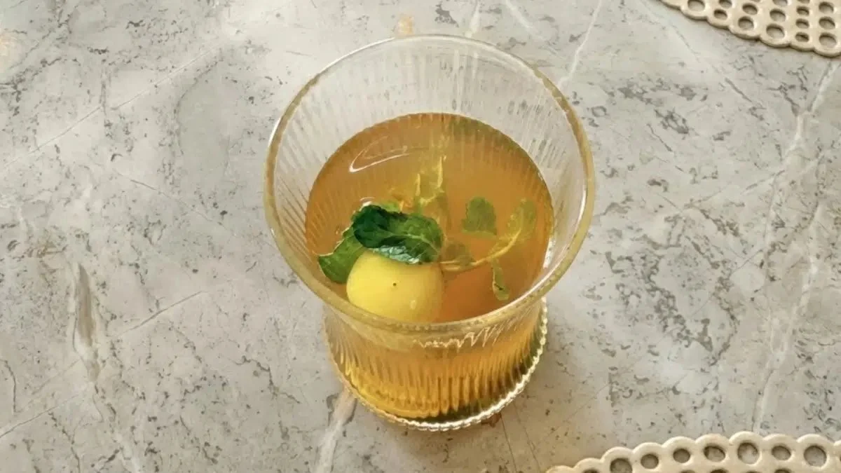 Honey Citrus Mint Tea Copycat: Starbucks Medicine Ball Recipe 1 Delicious homemade Honey Citrus Mint Tea inspired by Starbucks Medicine Ball.