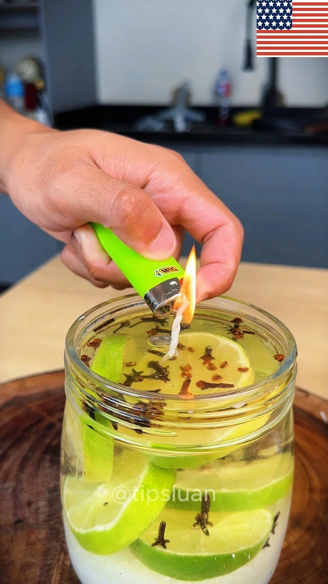 Long-Lasting Candle Fills Your Home with Aroma 1 Long-lasting candle enhancing home ambiance with soothing aroma